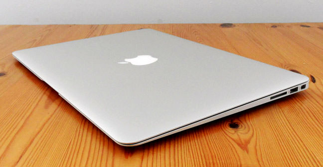 Apple MacBook Air 11 Early 2015 3