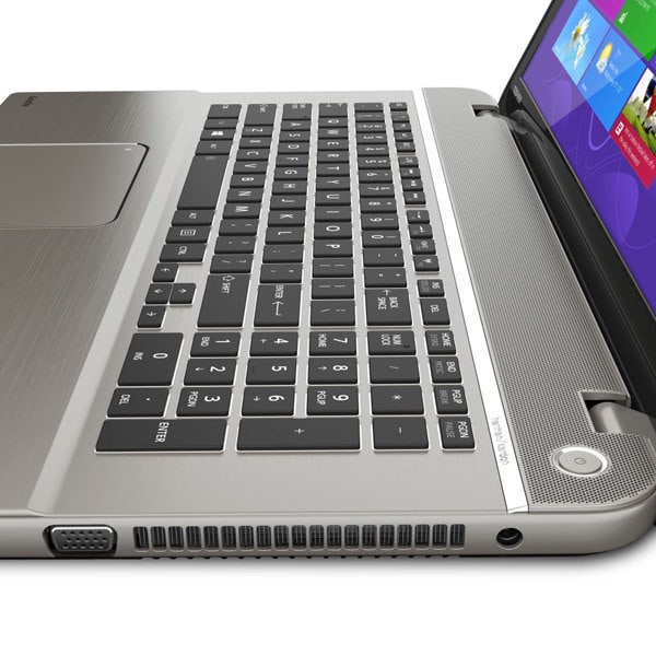 Toshiba-Satellite-P70--3